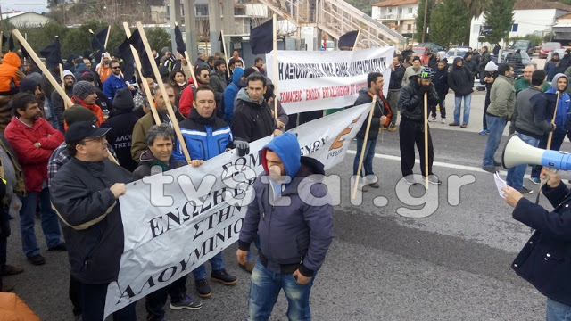 Μπλόκα Βοιωτίας: Έκλεισαν στο Κάστρο την εθνική οδό - Φωτογραφία 7