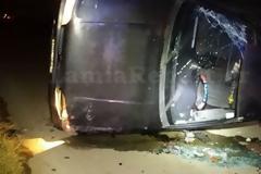 Λαμία: Τούμπαρε μέσα στο δρόμο και τον έψαχναν στα χαντάκια [photos]