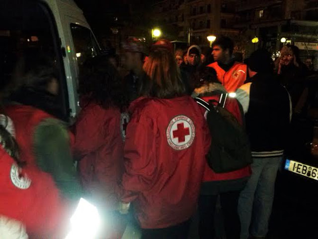 Κλιμάκια του Ελληνικού Ερυθρού Σταυρού υποστηρίζουν άστεγους και μετανάστες που ζουν στους δρόμους της Αθήνας - Φωτογραφία 3