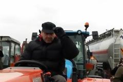 Τρακτέρ με επικεφαλής τον Γκλέτσο πάνε από Στυλίδα στη Λαμία