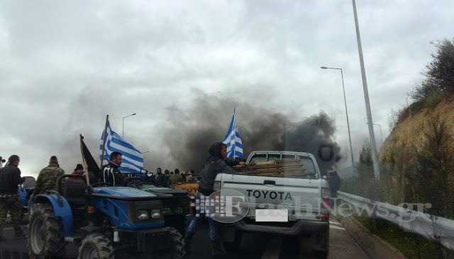 Αγροτικό μπλόκο στις Αρχάνες Ηρακλείου [photos] - Φωτογραφία 5