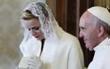 Ενώπιον του Πάπα: Μόνο επτά γυναίκες επιτρέπεται να φορέσουν λευκό πέπλο - Φωτογραφία 1