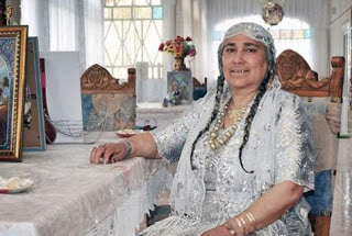 Οι εύποροι Ρομά της Ρουμανίας - Εκεί που οι γυναίκες κρατούν τα ηνία [photos] - Φωτογραφία 1