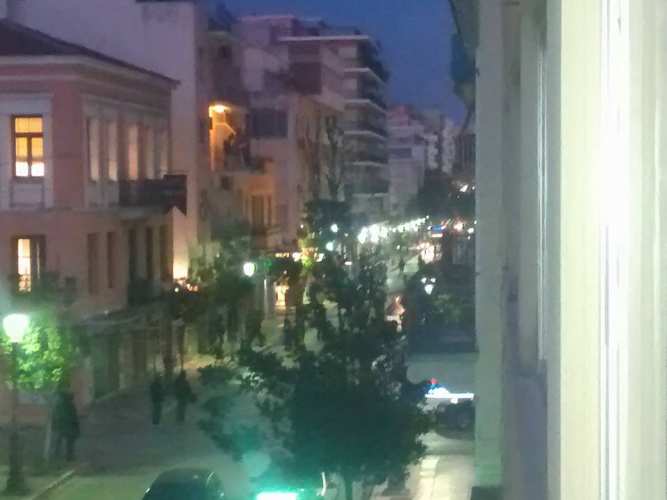 Πάτρα: Αιφνιδιαστική συγκέντρωση αντιεξουσιαστών έξω από τα γραφεία της Χρυσής Αυγής [photos] - Φωτογραφία 3