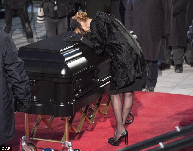 Δεν άντεξε άλλο η Celine Dion: Δεν πήγε στην κηδεία του αδερφού της... [photo] - Φωτογραφία 2