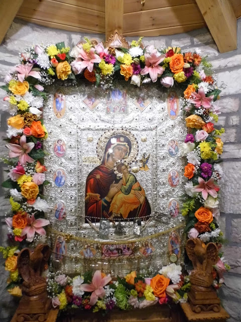 Αγρυπνία στην Ιερά Μονή Ευαγγελισμού της Θεοτόκου Παραβόλας Αιτωλ/νίας προς τιμήν θαυματουργής εικόνας της Παναγίας - Φωτογραφία 4