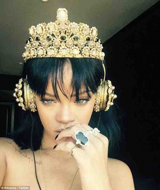 Η Rihanna ετοιμάζει τη μεγάλη της επιστροφή... [photos] - Φωτογραφία 3