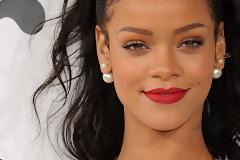 Η Rihanna ετοιμάζει τη μεγάλη της επιστροφή... [photos]