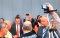 Έφοδος Ευρωβουλευτών της Χρυσής Αυγής σε εκδήλωση φιλοσκοπιανών στην ευρωβουλή - Αμόκ στα σκοπιανά ΜΜΕ [video] - Φωτογραφία 4