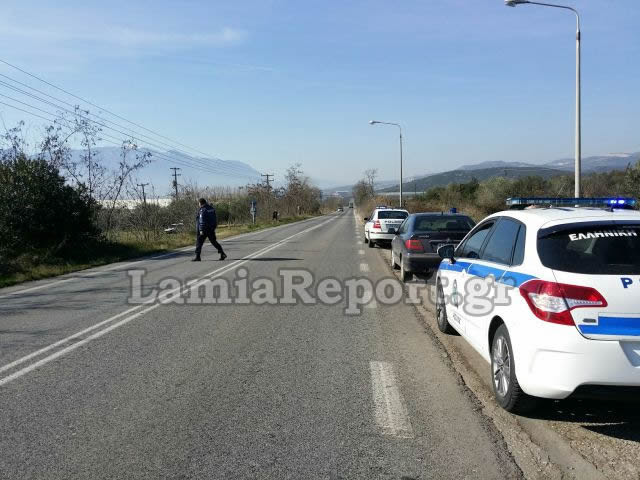 Λαμία: Διαλύθηκε το αυτοκίνητο - Είχε άγιο ο οδηγός - Φωτογραφία 5