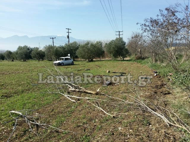 Λαμία: Διαλύθηκε το αυτοκίνητο - Είχε άγιο ο οδηγός - Φωτογραφία 6