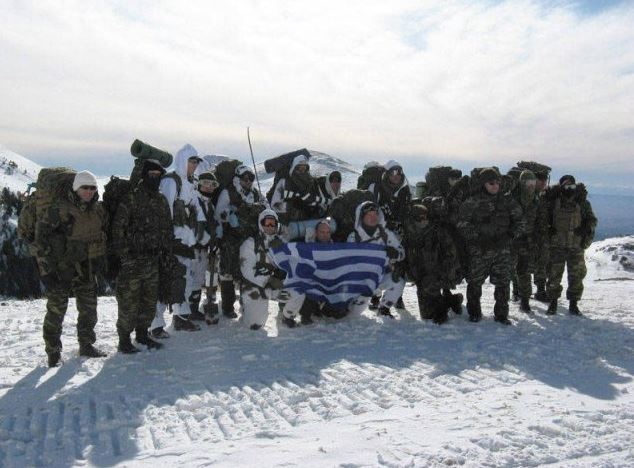 Πυρ και... κίνηση στον χιονισμένο Όλυμπο - Φωτογραφία 2