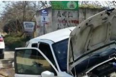 Λαμία: Έκοψε την τσιμεντένια κολόνα [photo+video]