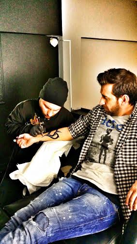 Για ποια έκανε για πρώτη φορά τατουάζ ο Θάνος Πετρέλης; [photos] - Φωτογραφία 3