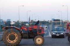Έκλεισαν επ’ αόριστον το δρόμο για το αεροδρόμιο [photo]