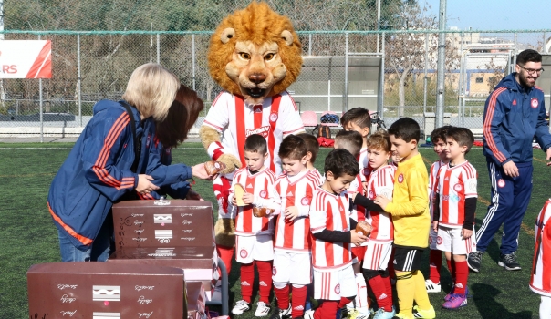 ΤΟ PHOTOSTORY ΑΠΟ ΤΗΝ ΚΟΠΗ ΤΗΣ ΠΙΤΑΣ ΤΩΝ ΚΕΝΤΡΙΚΩΝ ΣΧΟΛΩΝ ΤΟΥ ΘΡΥΛΟΥ! - Φωτογραφία 5