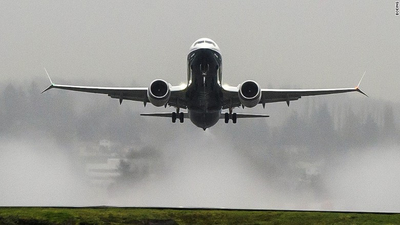 Πρώτη απογείωση για τη νέα ναυαρχίδα αεροσκαφών, το Boeing 737 ΜΑΧ - Φωτογραφία 3