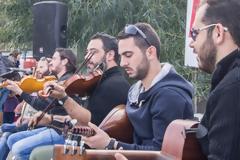 Λαικό γλέντι στην...εθνική οδό - Συνεχίζεται το μπλόκο στα Μεγάλα Χωράφια [photos]