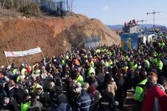 Πορεία στις Σκουριές κατά της εξόρυξης χρυσού