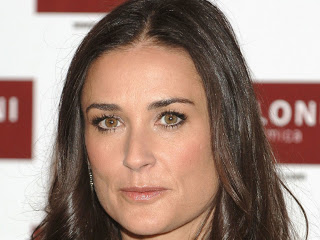 Η Demi Moore είναι 53! Δείτε πώς εμφανίστηκε στα SAG Awards... [photos] - Φωτογραφία 1