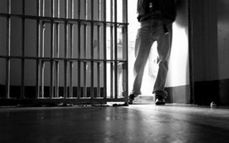 Ο βιαστής των ηλικιωμένων γυναικών καταδικάστηκε σε 19 χρόνια φυλάκισης - Φωτογραφία 1