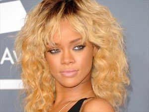 ΔΕΙΤΕ: 1 εκατ. δολάρια για τη γυμνή Rihanna! - Φωτογραφία 1