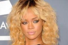 ΔΕΙΤΕ: 1 εκατ. δολάρια για τη γυμνή Rihanna!