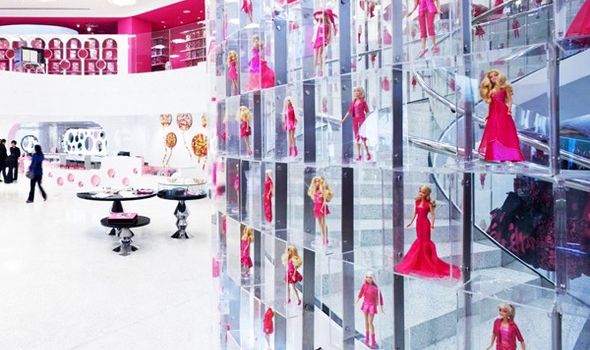 Δείτε το πρώτο κατάστημα ΑΠΟΚΛΕΙΣΤΙΚΑ για Barbie στη Σαγκάη! (Photos) - Φωτογραφία 1