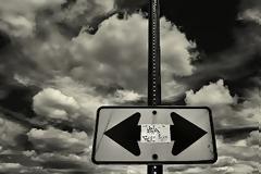 Εκλογές και στρατηγική αυτοχειρία