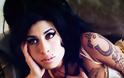 Το “ματωμένο” πορτραίτο της Winehouse