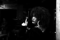 Το μεσαίο δάκτυλο της Rihanna!!! (Photos)