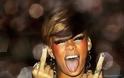 Το μεσαίο δάκτυλο της Rihanna!!! (Photos) - Φωτογραφία 14