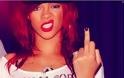 Το μεσαίο δάκτυλο της Rihanna!!! (Photos) - Φωτογραφία 24