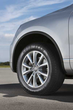 Η Audi επιλέγει το EfficientGrip SUV της Goodyear για το Q3 της - Φωτογραφία 1