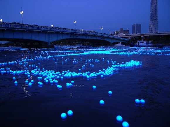 Ένα φωτεινό «ποτάμι» ρέει στην πόλη! - Φωτογραφία 7