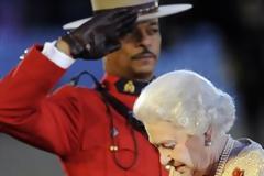 Η πολυταξιδεμένη βασίλισσα Ελισάβετ