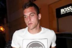 ΤΟΥΣ... ΤΡΑΠΕΖΩΣΕ Ο ΜΕΓΙΕΡΙ (PHOTOS)