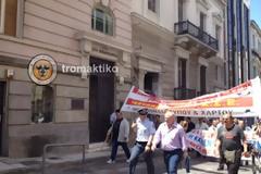 H πορεία έφτασε στον ΣΕΒ...