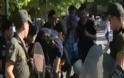 Ολοκληρώθηκε η επιχείρηση της αστυνομίας στην πλατεία Συντάγματος..με προσαγωγές αλλοδαπών ακτιβιστών..(Βίντεο)