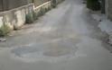 Κακοτεχνίες στην οδό Ηρακλή Ρήγα στη Δροσιά εξαιτίας του έργου αποχέτευσης - Φωτογραφία 4