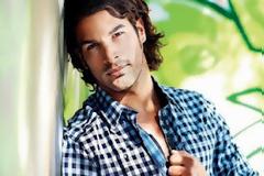 Nίκος Αναδιώτης: Το νέο... sex symbol! (φωτογραφίες)