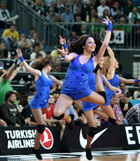 ΕΝΤΥΠΩΣΙΑΚΕΣ ΟΣΟ ΚΑΙ... ΚΑΥΤΕΣ ΟΙ CHEERLEADERS ΤΗΣ ΖΑΛΓΚΙΡΙΣ ΣΤΟ FINAL4! *BINTEO* - Φωτογραφία 9