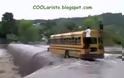 Τρελός οδηγός σχολικού ρισκάρει τη ζωή των παιδιών! (video)