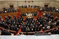 Ορκίστηκαν οι βουλευτές της... μιας μέρας - Όλα όσα δεν έδειξαν οι κάμερες - Η Χρυσή Αυγή, ο Ανδρουλάκης και οι γκάφες Πολύδωρα