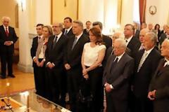 Ποιοι είναι οι 16 της υπηρεσιακής κυβέρνησης