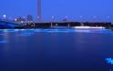 ΔΕΙΤΕ: Έριξαν 100.000 φώτα LED σε ποταμό! - Φωτογραφία 7