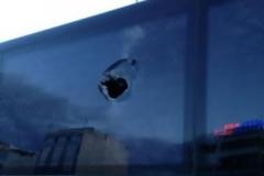 ΦΩΤΟ: Επίθεση στο πούλμαν του Παναθηναϊκού–Τραυματίστηκαν δυο παίκτες των «πρασίνων»