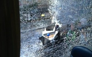 Βίντεο από την επίθεση με πέτρες στο πούλμαν του Παναθηναϊκού - Φωτογραφία 1