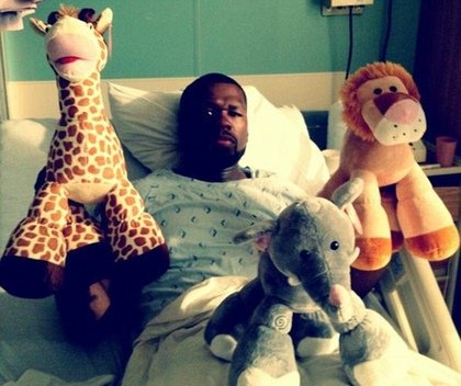 Στο νοσοκομείο ο 50Cent μαζί με τα... αρκουδάκια του! (Photos) - Φωτογραφία 1