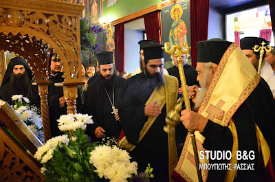 Σήμερα έγινε η υποδοχή του Τίμιου Ξύλου στο Ναύπλιο - Φωτογραφία 3